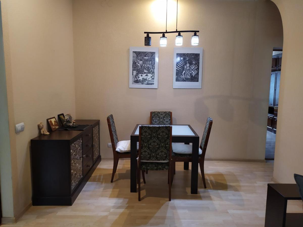 Three Bedroom Stepana Bandery Street Rivne Pokój zdjęcie