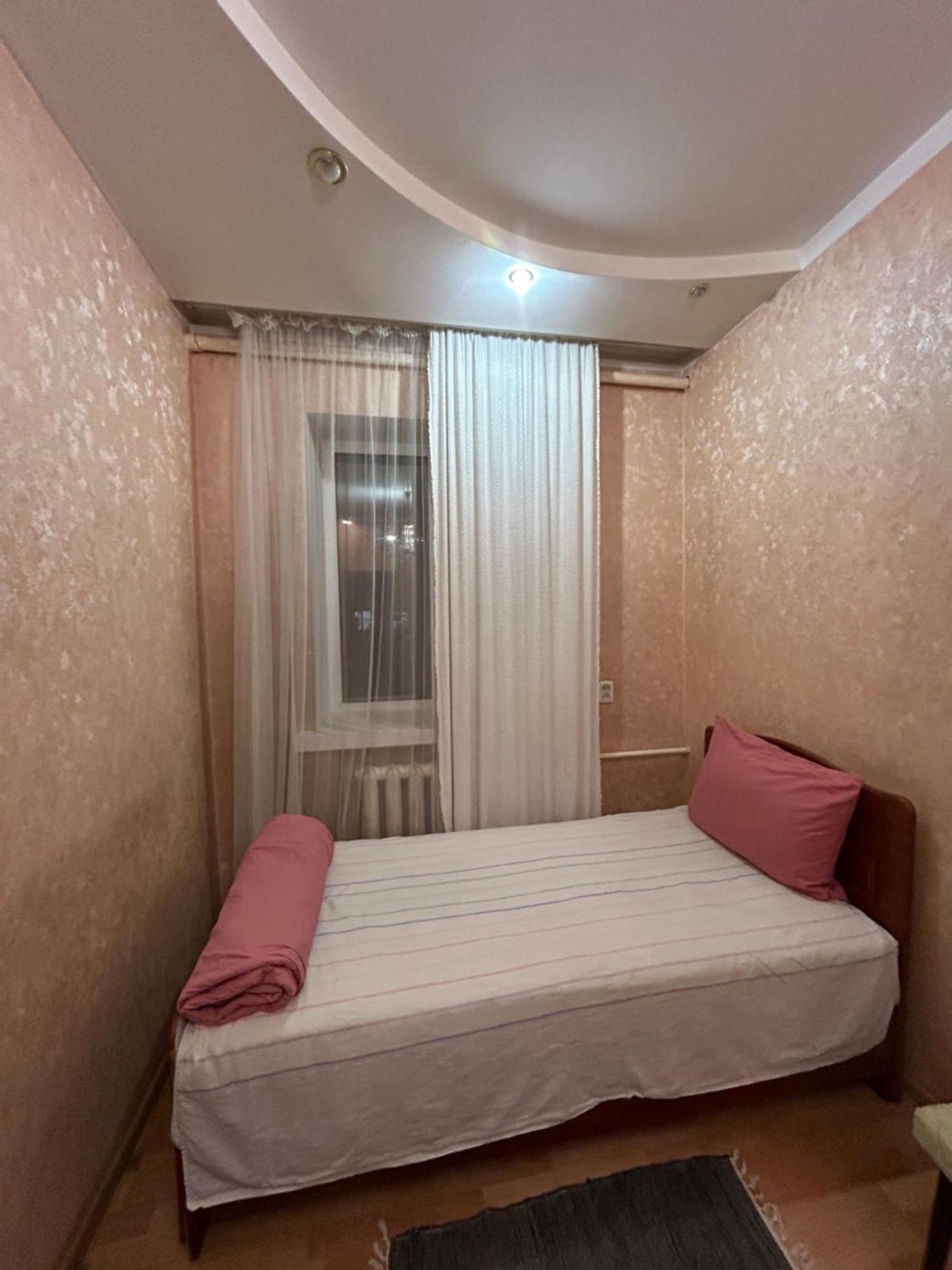 Three Bedroom Stepana Bandery Street Rivne Zewnętrze zdjęcie