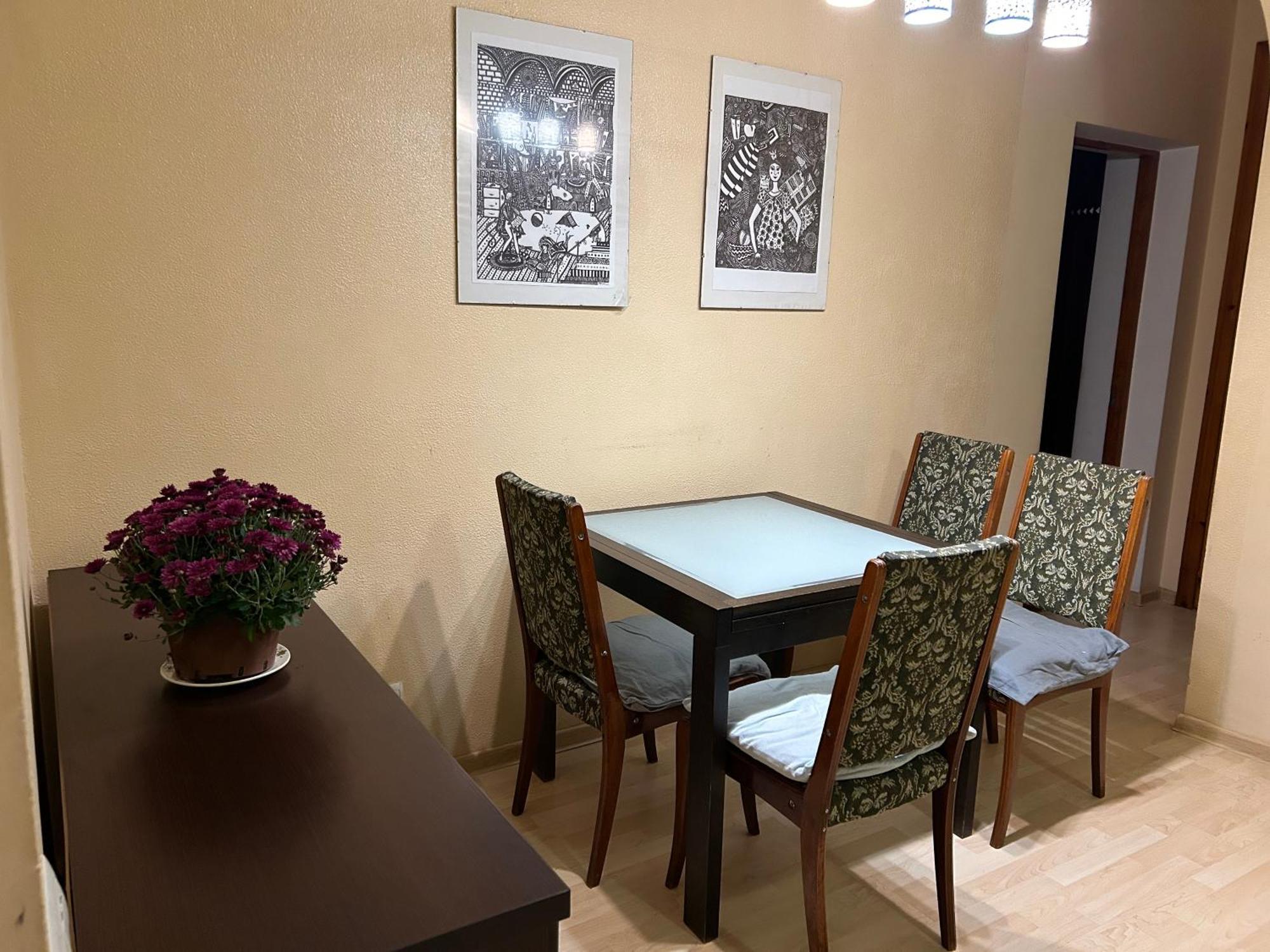 Three Bedroom Stepana Bandery Street Rivne Zewnętrze zdjęcie